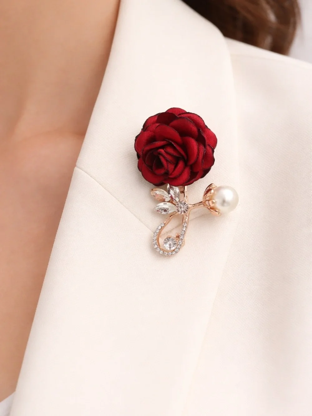 Red Rose Brooch Gold Tone Pearl Crystal Floral Pin Elegant Vintage Style